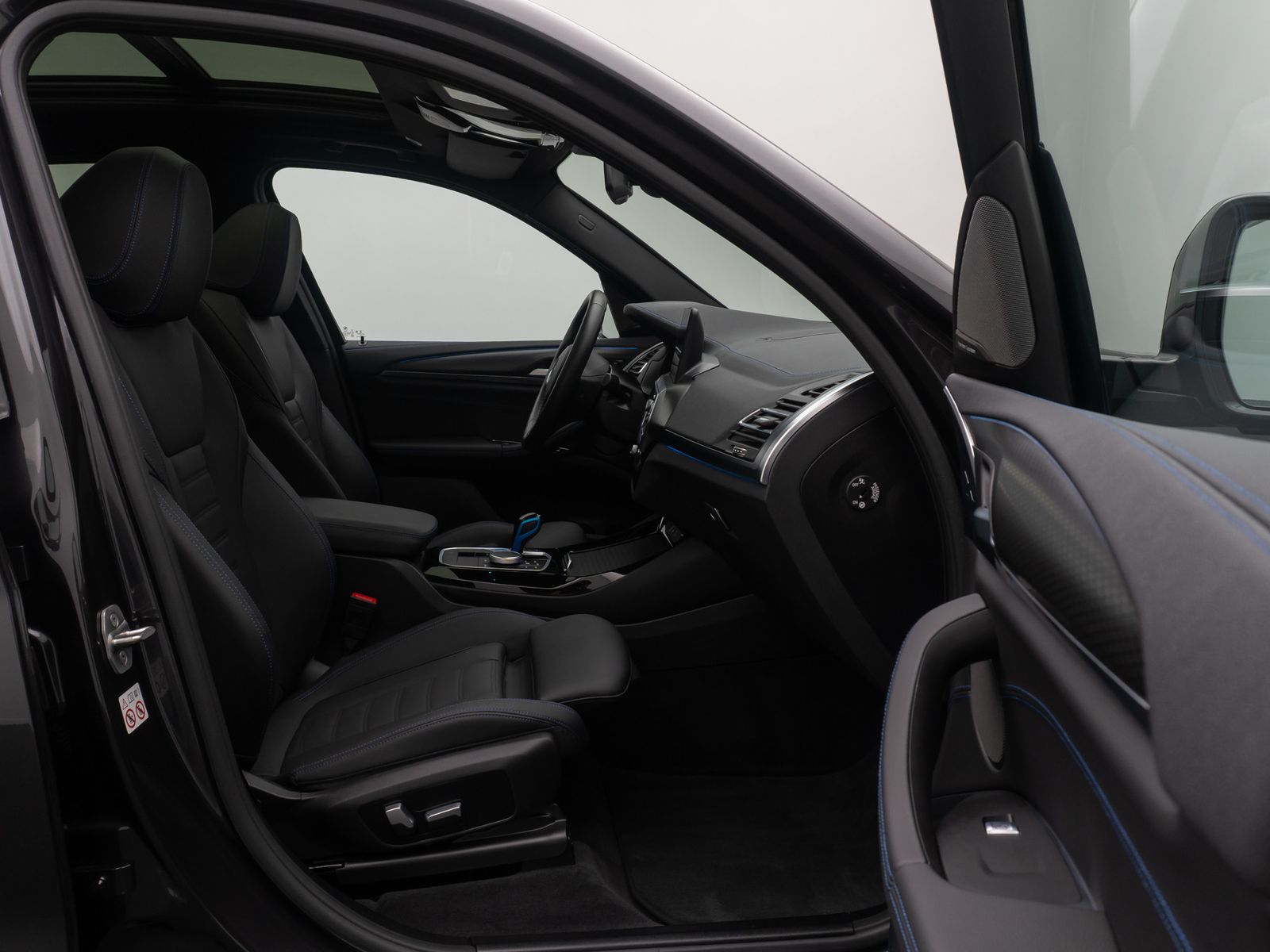 Fahrzeugabbildung BMW iX3 Impressive M Sport 360° HUD DAB Panorama 20"