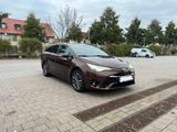 Toyota Avensis 2,0-l-D-4D Business Ed. Touring Spor... - Toyota Avensis mit Diesel-Antrieb: 2.0