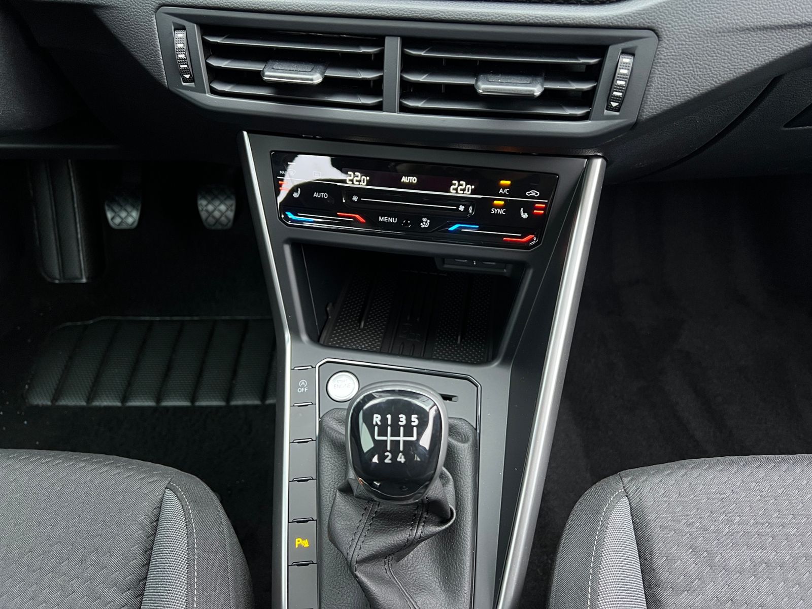 Fahrzeugabbildung Volkswagen Taigo Life 1.0 TSI *IQ.Light, Ready2Discover, Ka