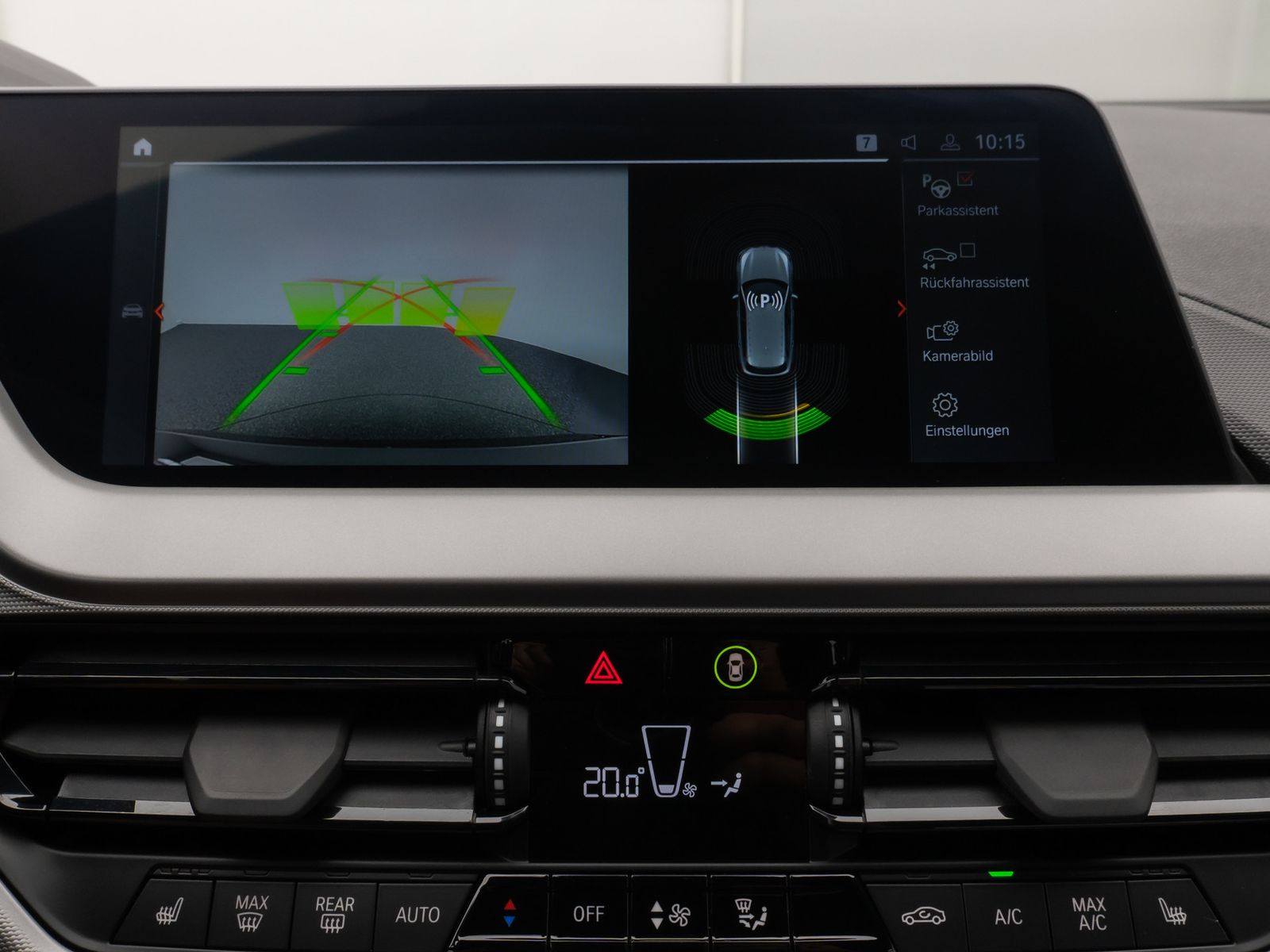 Fahrzeugabbildung BMW 118i Kamera DAB CockPitPro Geschwindigkeitsr LED
