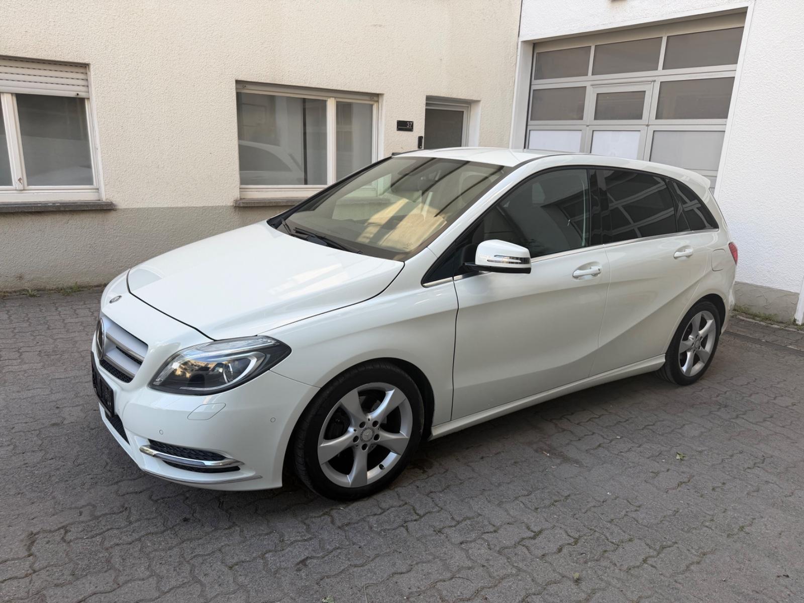 Mercedes-Benz B 180 CDI, Navi,PDC,SHZ,Xenon,Tempomat