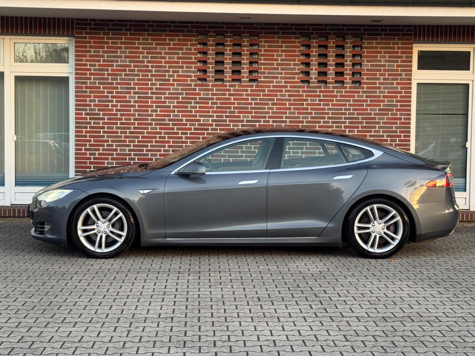 TESLA MODEL  - 421 CV - P85 - SUPERCHARGE GRATUITE