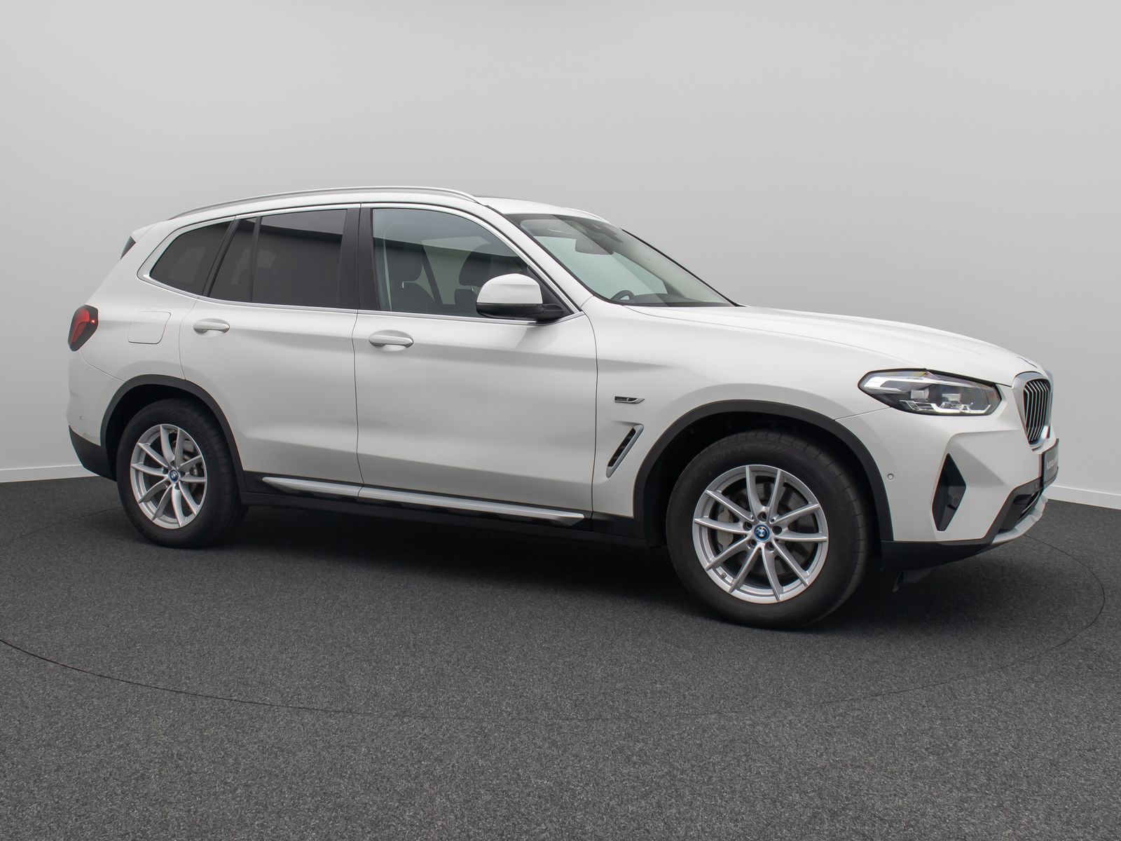 Fahrzeugabbildung BMW X3 xD30e DAB Kamera FernlichtAs Panorama Leder
