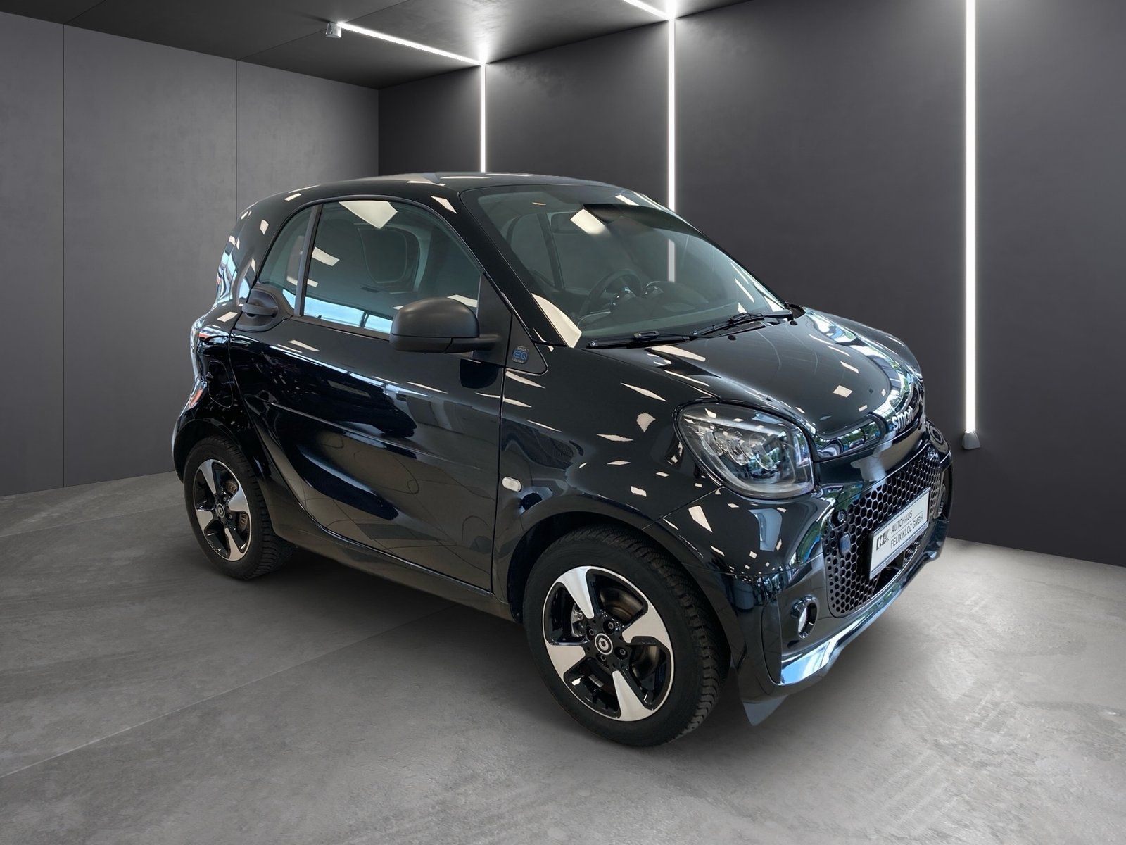 Fahrzeugabbildung Smart smart EQ fortwo Exclusive*Pano*LED*Kamera*22kW*