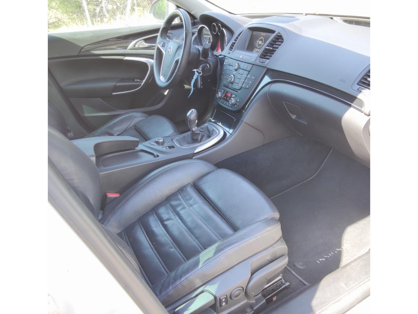 Opel Insignia 2013 — photo 8