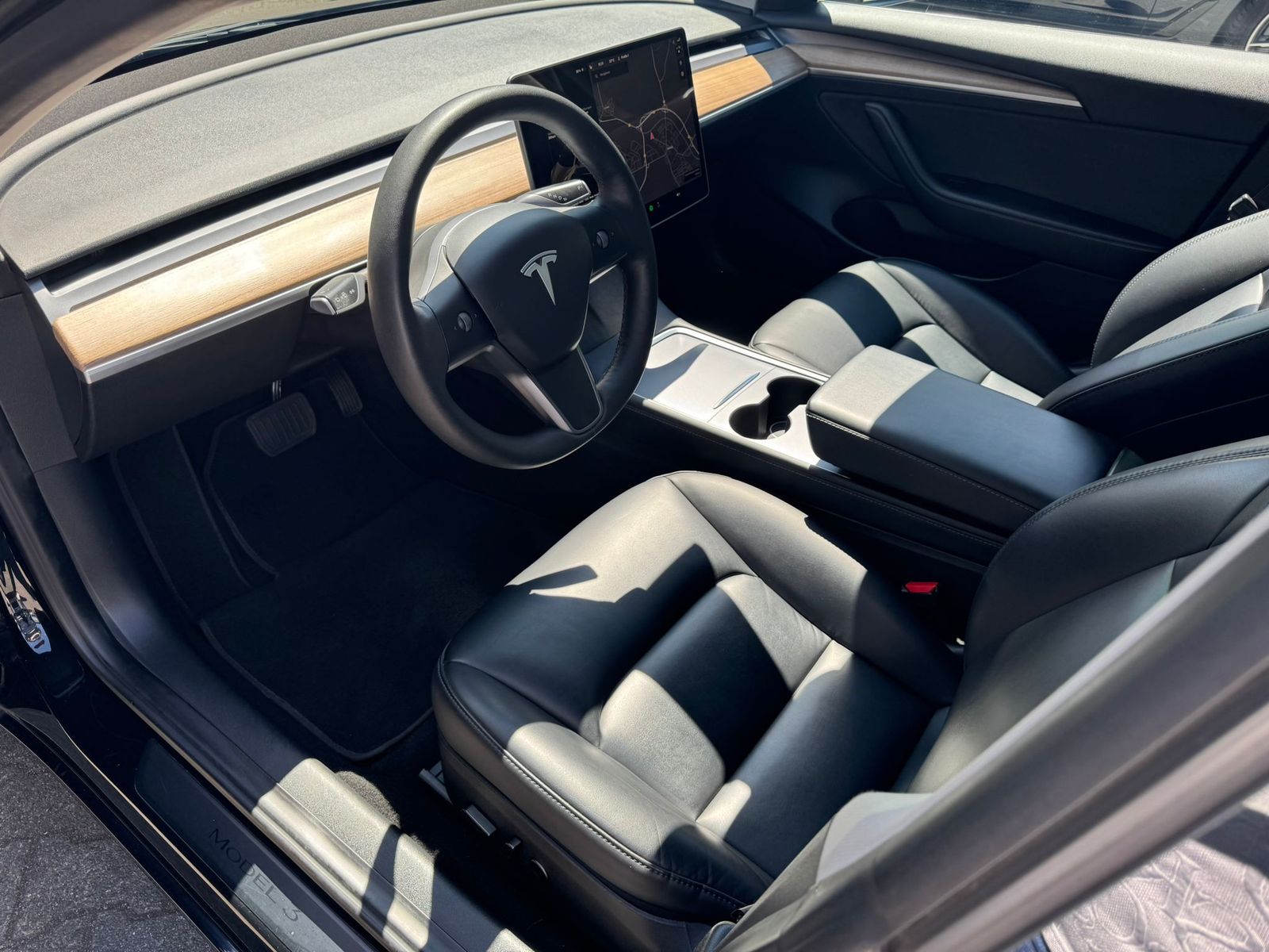 Fahrzeugabbildung Tesla Model 3 RWD PANO+LED+NAVI+SHZ+KAMERA+ACC+WP