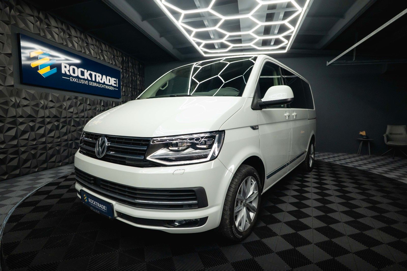Fahrzeugabbildung Volkswagen T6 Multivan Generation Six *LED*Memory*ACC*