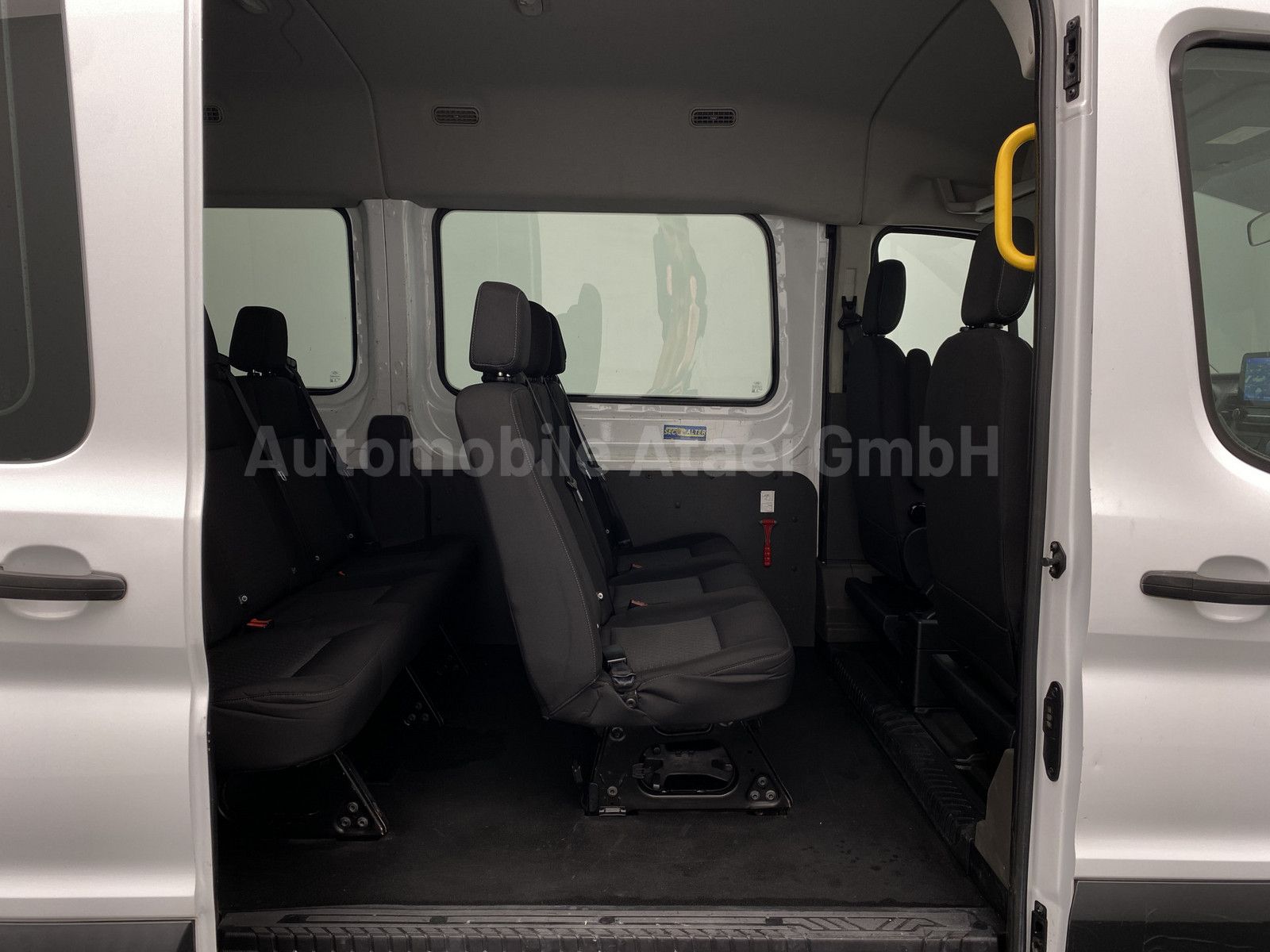 Fahrzeugabbildung Ford Transit 350 L3H2 *8-SITZE + STANDHZG.* (4171)