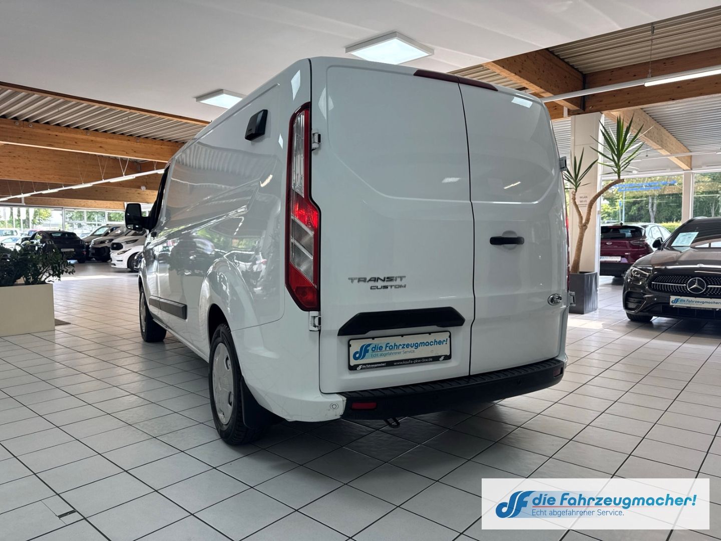 Fahrzeugabbildung Ford Transit Custom Kasten 320 AUTOMATIK L2 Trend 2.0