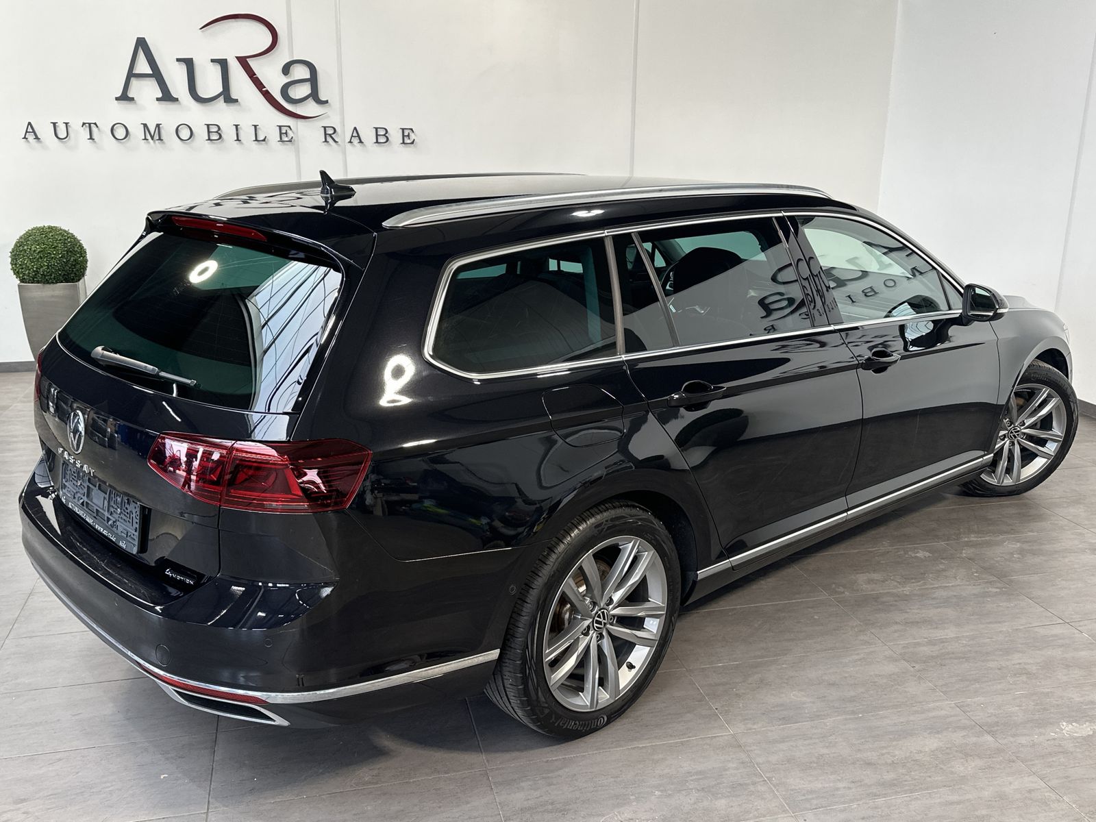 Fahrzeugabbildung Volkswagen Passat Variant 2.0 TDI DSG 4M Elegance NAV+LED