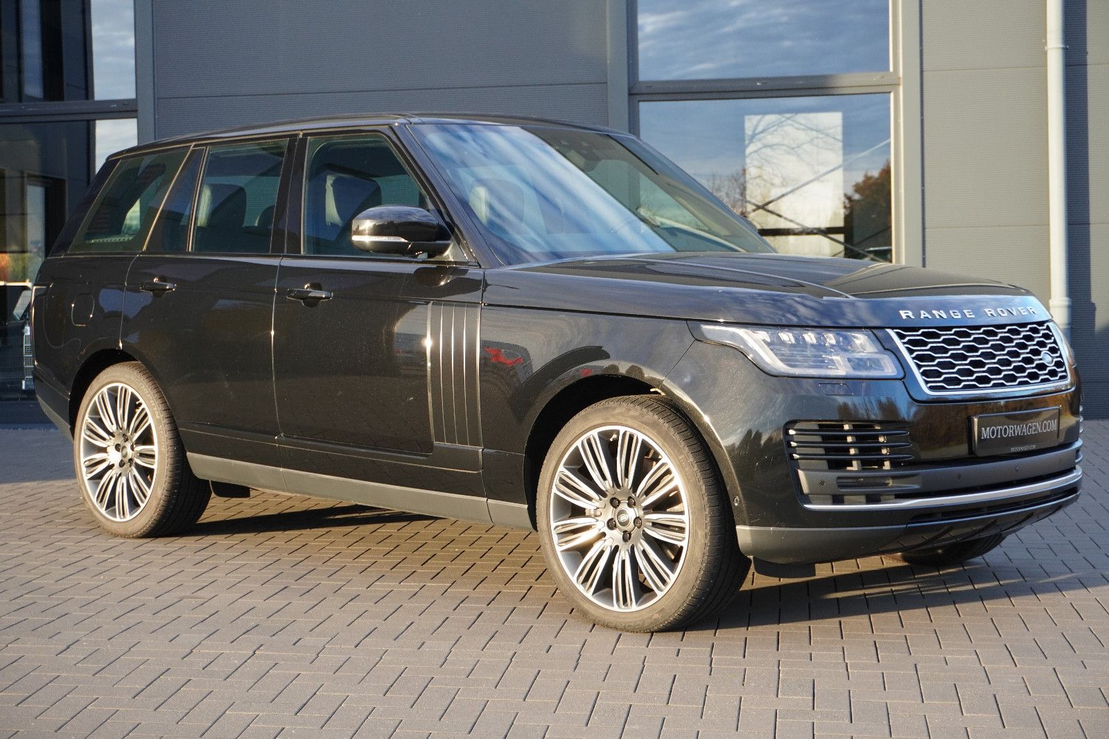 Fahrzeugabbildung Land Rover Range Rover Vogue