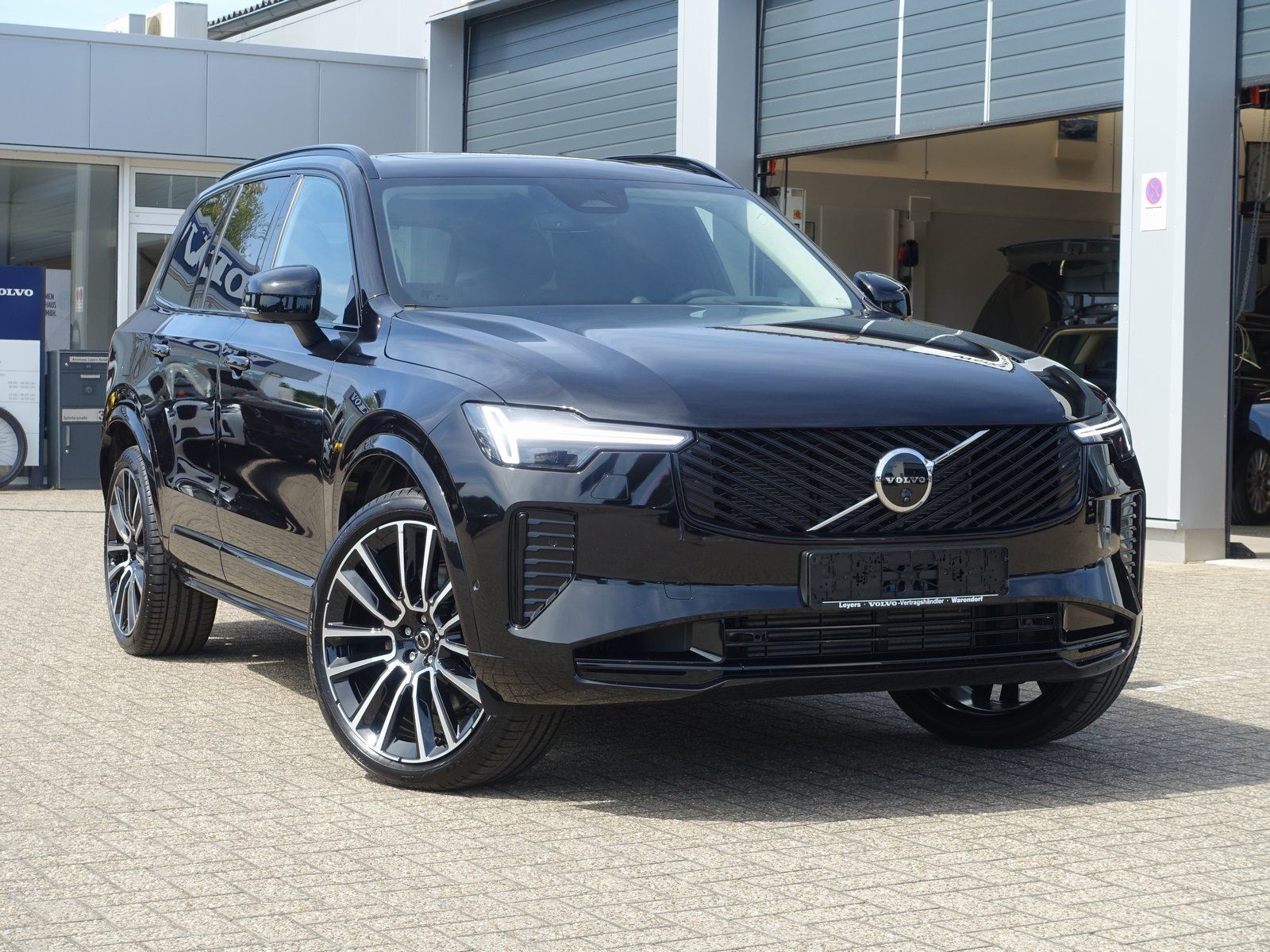 Volvo XC90 Ultra Dark T8 AWD Plug-in/  Pano/B&W/FourC imagem 3