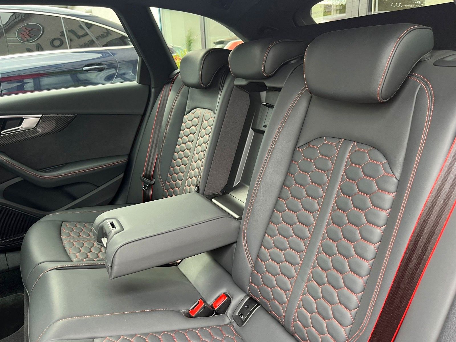 Fahrzeugabbildung Audi RS 4 Avant 2.9 TFSI quattro*Dynamic*Matrix*360°*