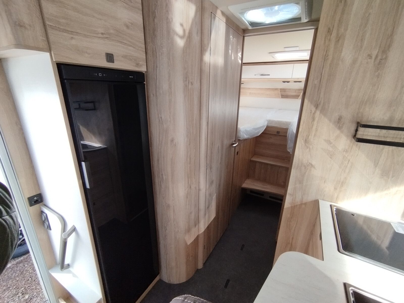 Fahrzeugabbildung Eura Mobil Profila RS PRS 720 EB 180PS Autom., Mondial Plus