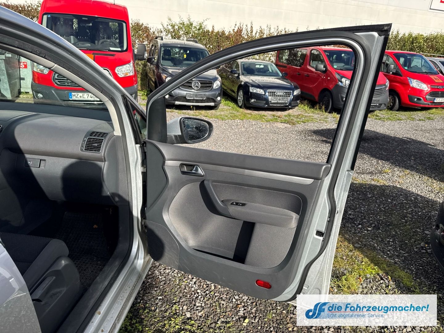 Fahrzeugabbildung Volkswagen Touran Comfortline Navi Dyn. Kurvenlicht *EXPOR