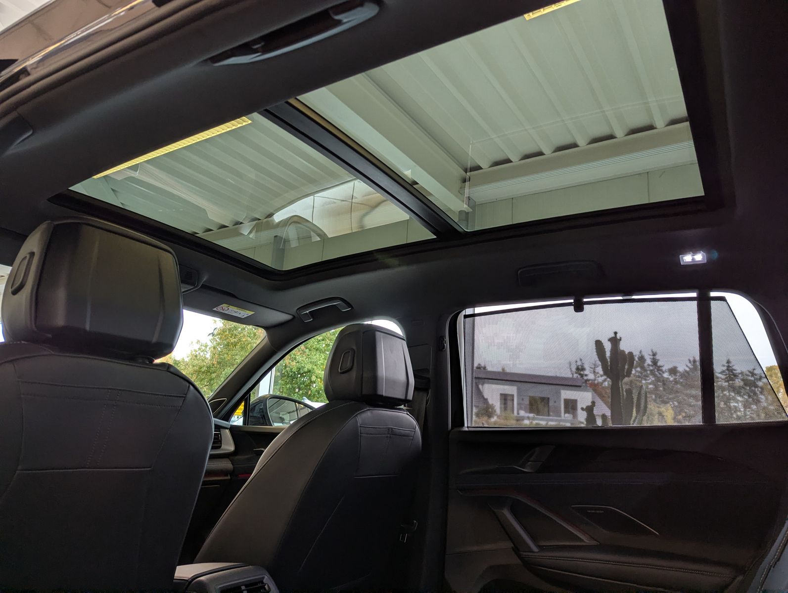 Fahrzeugabbildung Volkswagen Tayron 2.0 R-Line Leder Launch Pano Matrix AHK