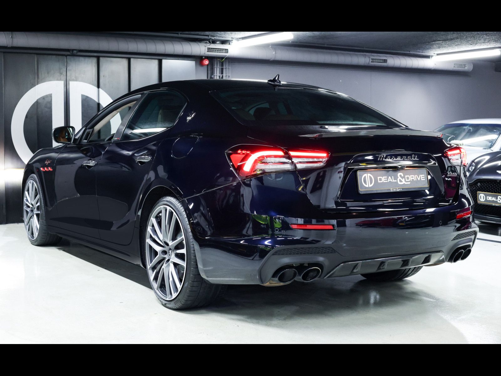 Maserati Ghibli TROFEO 3.8 V8°CARBON°B&W°PANO°WARR 05/28 imagem 3