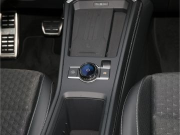 Volkswagen T-Roc R-Line 1.5 eTSI DSG AHK Kamera LED