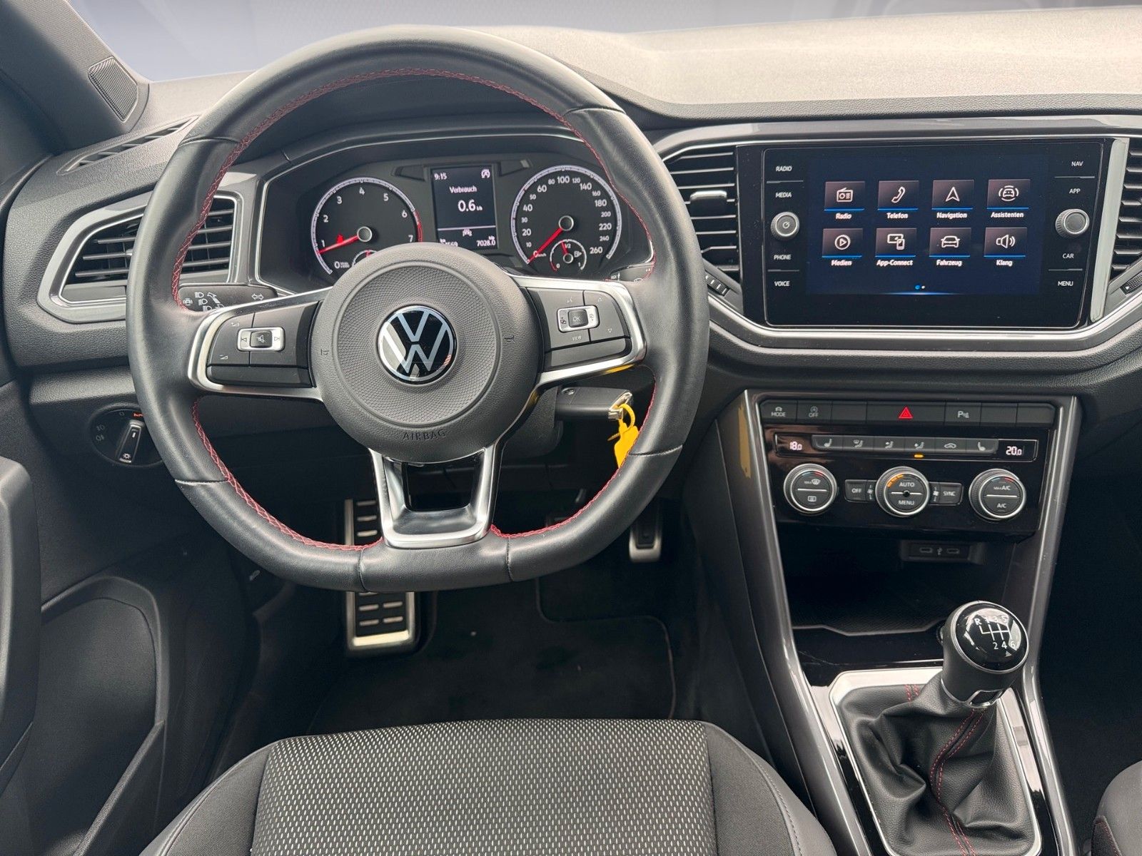 Fahrzeugabbildung Volkswagen T-Roc Sport 1.5 TSI