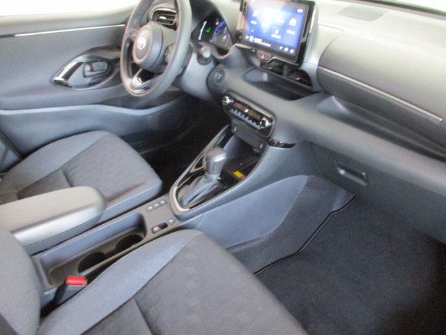 Fahrzeugabbildung Toyota Yaris Hybrid Black&White