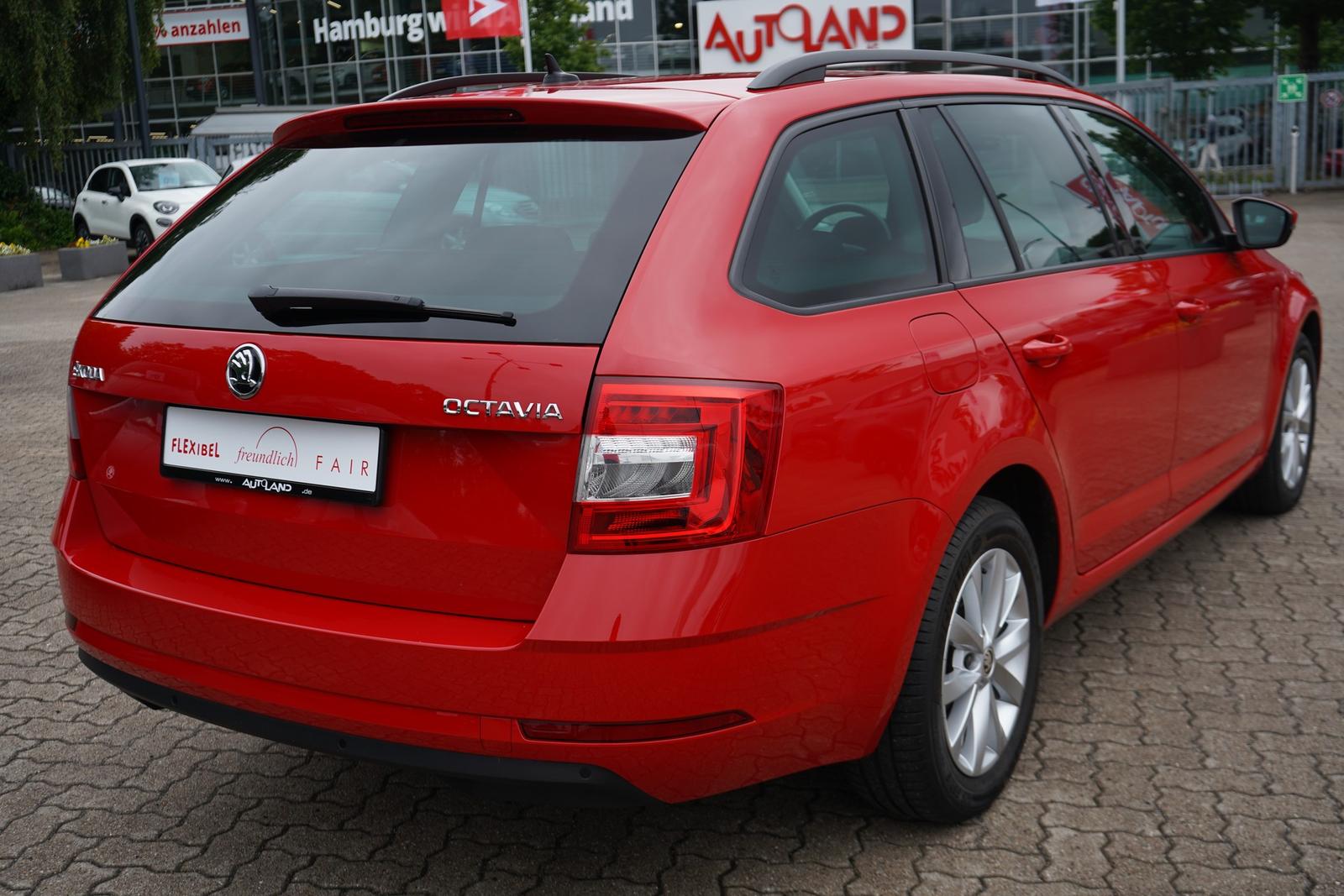 Skoda Octavia 1.6 TDI Style Navi Sitzheizung Klimaaut.