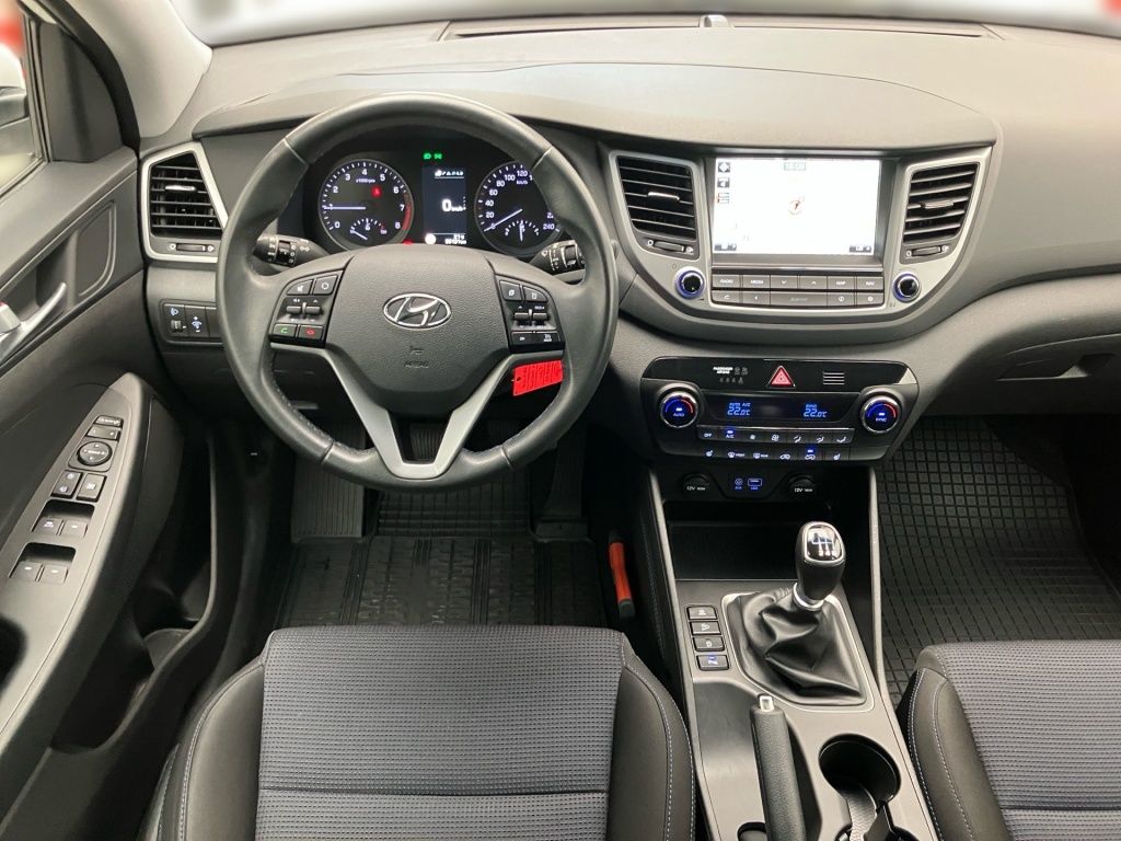 Fahrzeugabbildung Hyundai Tucson 1.6 Trend 2WD 2xKlima 4xSHZ Facelift Kam.
