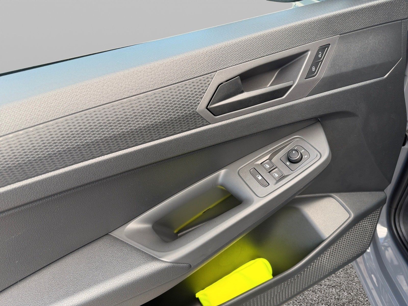 Fahrzeugabbildung Volkswagen Caddy Cargo 1.5 TSI BMT AHZV 5 Jahre NW Garantie