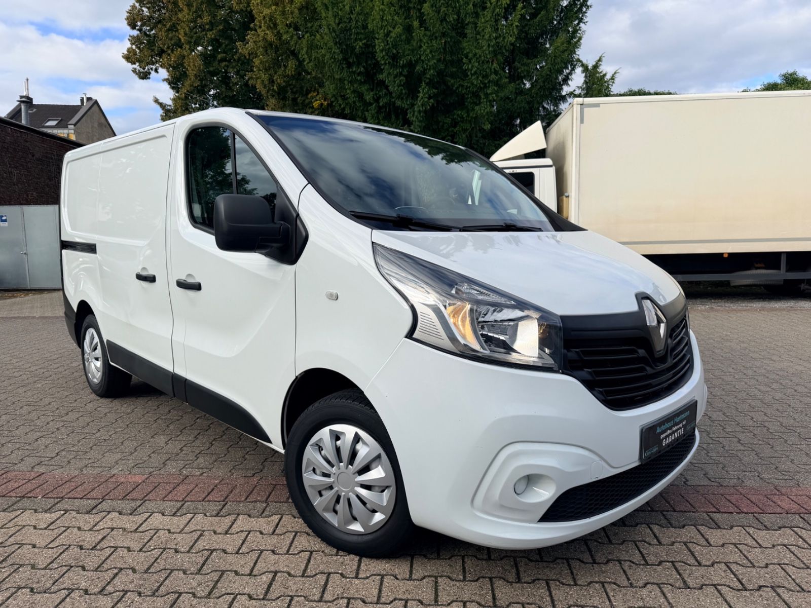 Renault Trafic - 1