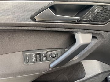 Volkswagen Tiguan - 10
