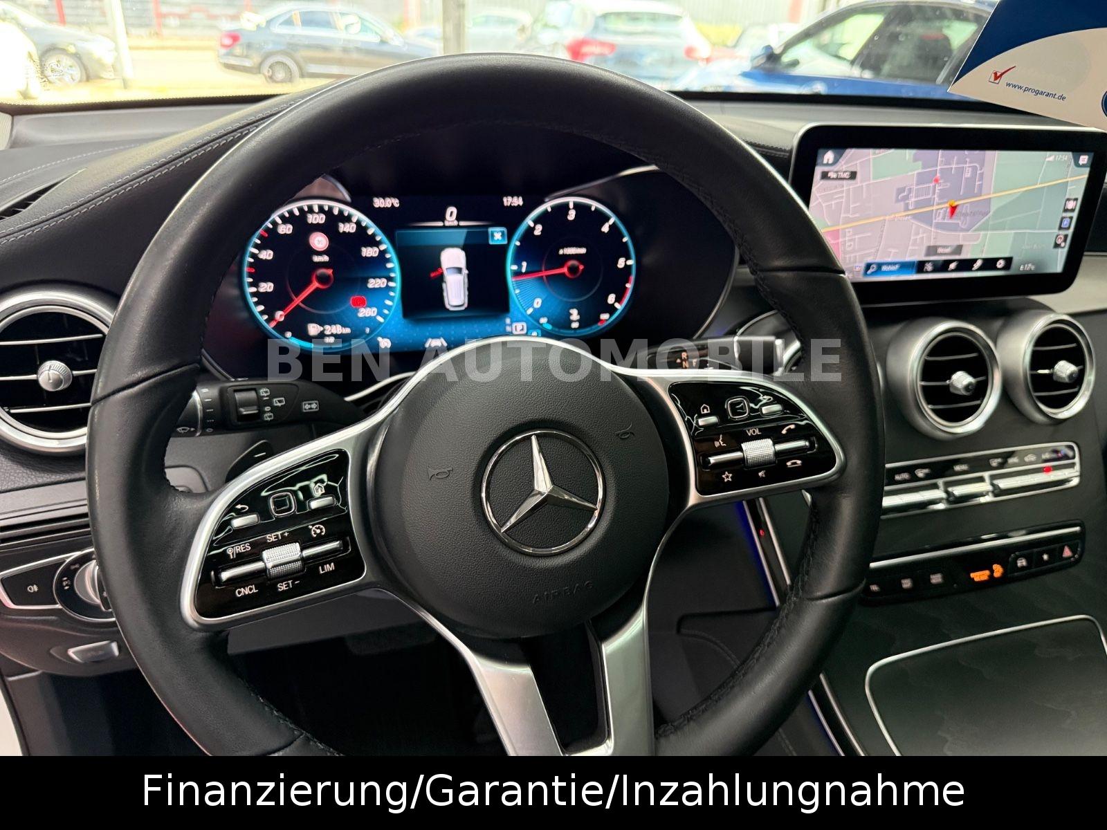 Mercedes-Benz GLC 300d 4Matic PANO+LED+RFK+AHK