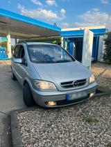Opel Zafira 2.2 Diesel - Opel Zafira aus 2004 mit Diesel-Antrieb