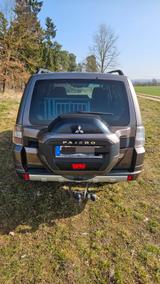 Mitsubishi Pajero 3,2 DI-D 4WD Top Automatik Top - gebrauchte Mitsubishi Pajero aus dem Jahr 2016