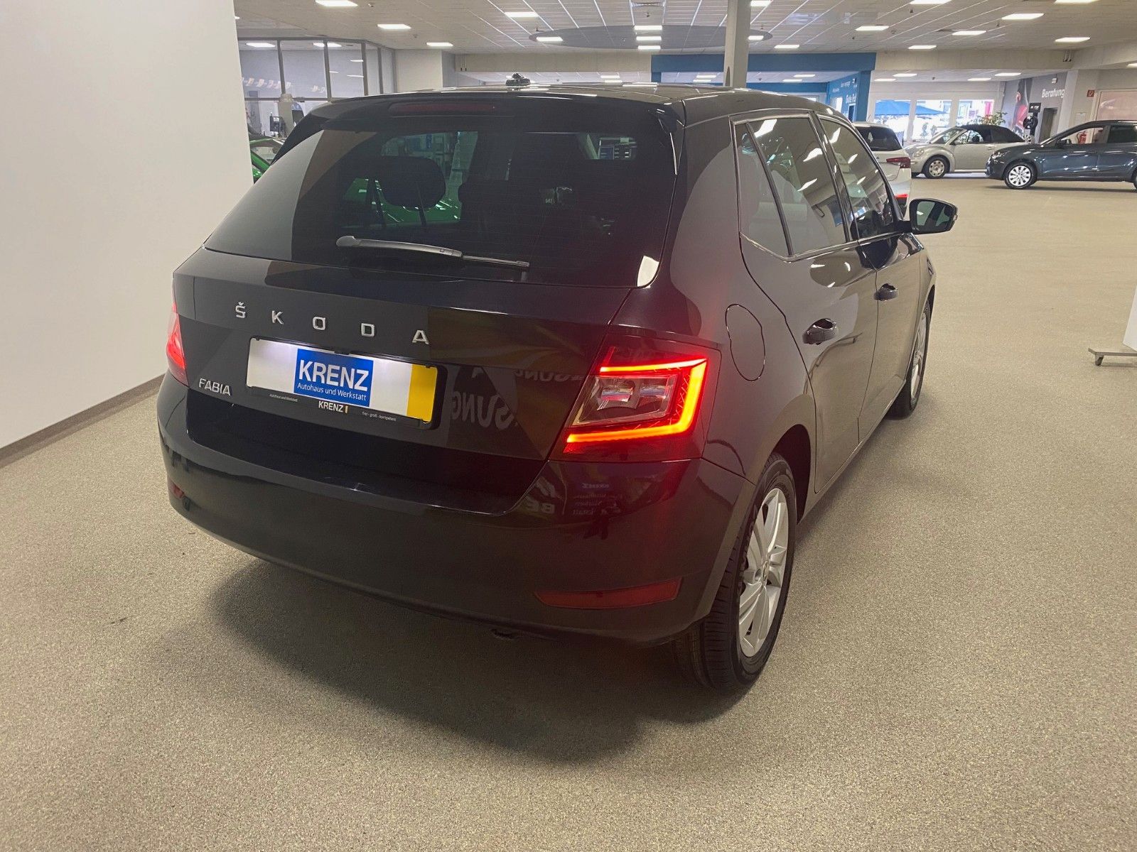 Fahrzeugabbildung SKODA Fabia 1.0 TSI DSG STYLE+Kamera+Mirror Link+ALU+