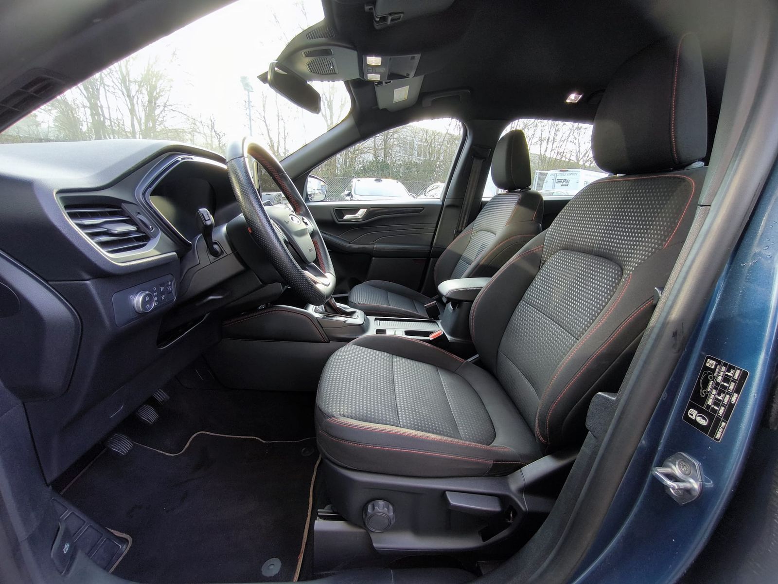 Fahrzeugabbildung Ford Kuga 1.5 EB ST-Line VIRTU+NAVI+LED+KAM+PDC+18"LM