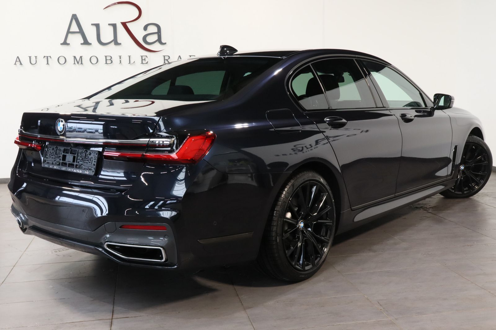 Fahrzeugabbildung BMW 730d xDrive M-Sport NAV+LASER+GLASDACH+HEAD-UP