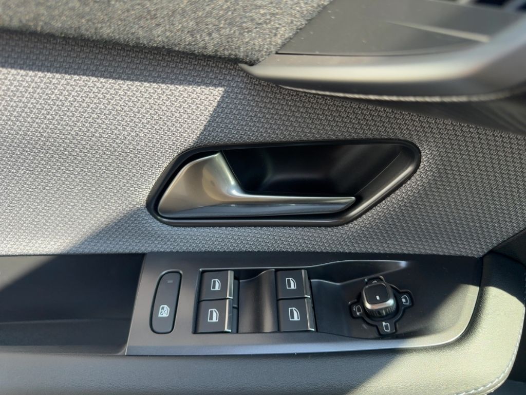 Fahrzeugabbildung Opel Grandland Ultimate, Allwetter, Navi, 360 Grad Ka