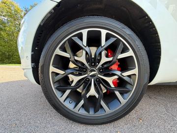 2020 Aston Martin DBX 缩略图 11