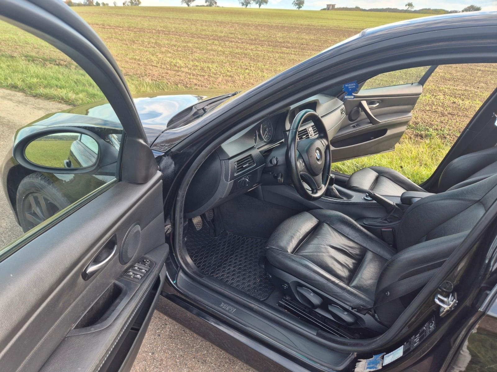 BMW 318i -E90 Xenon Navi Klima Tüv 11.2027