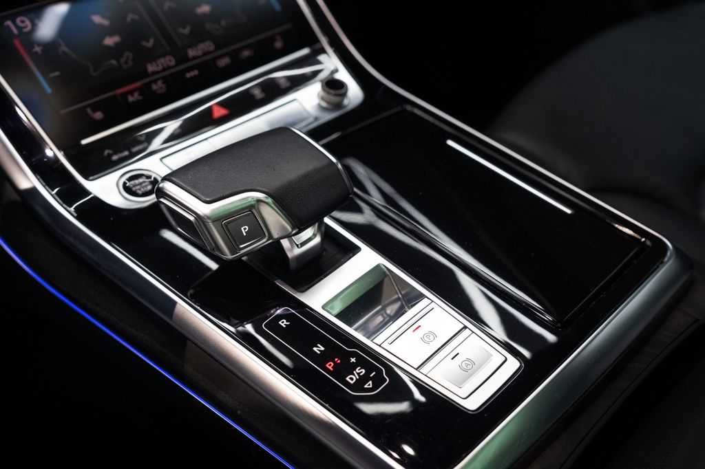 AUDI Q7 55 TFSI PANO*AHK*MATRIX*360*NAVI*ASSIST* AUDI Q7 55 TFSI PANO*AHK*MATRIX*360*NAVI*ASSIST*