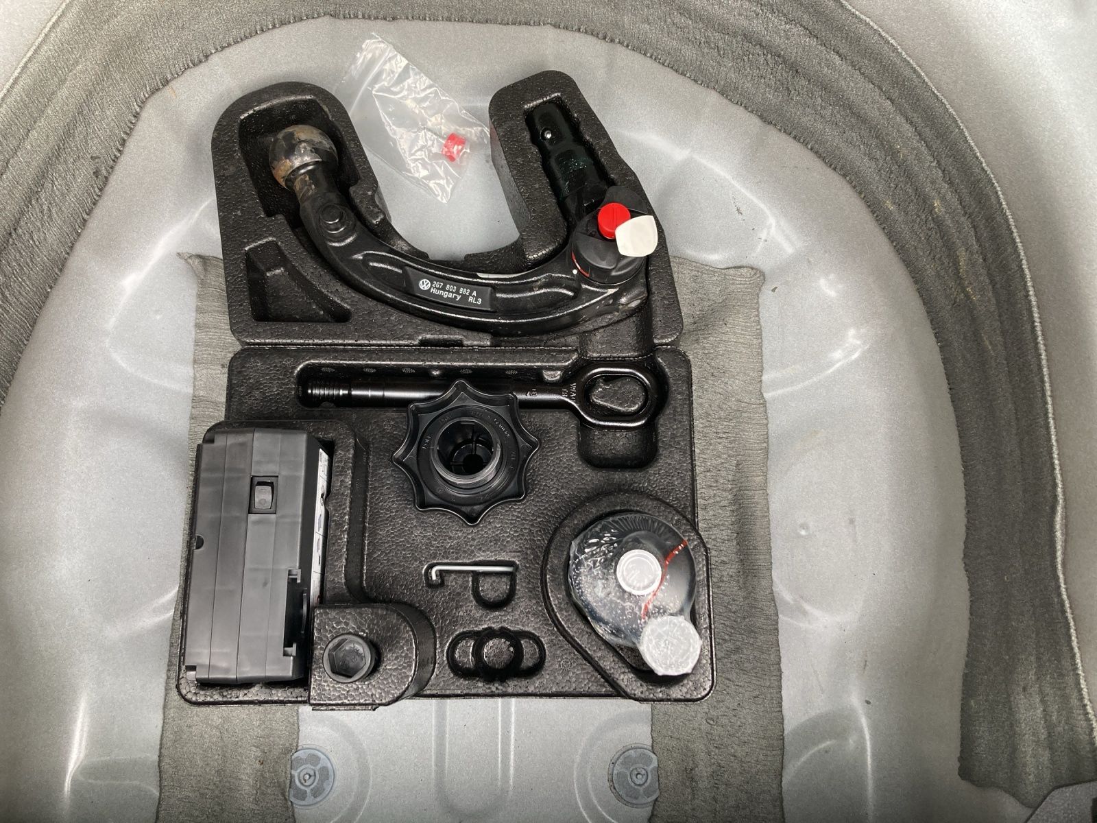 Fahrzeugabbildung Volkswagen Taigo TSI Style DSG IQ-Light Navi AHK RFK SHZ