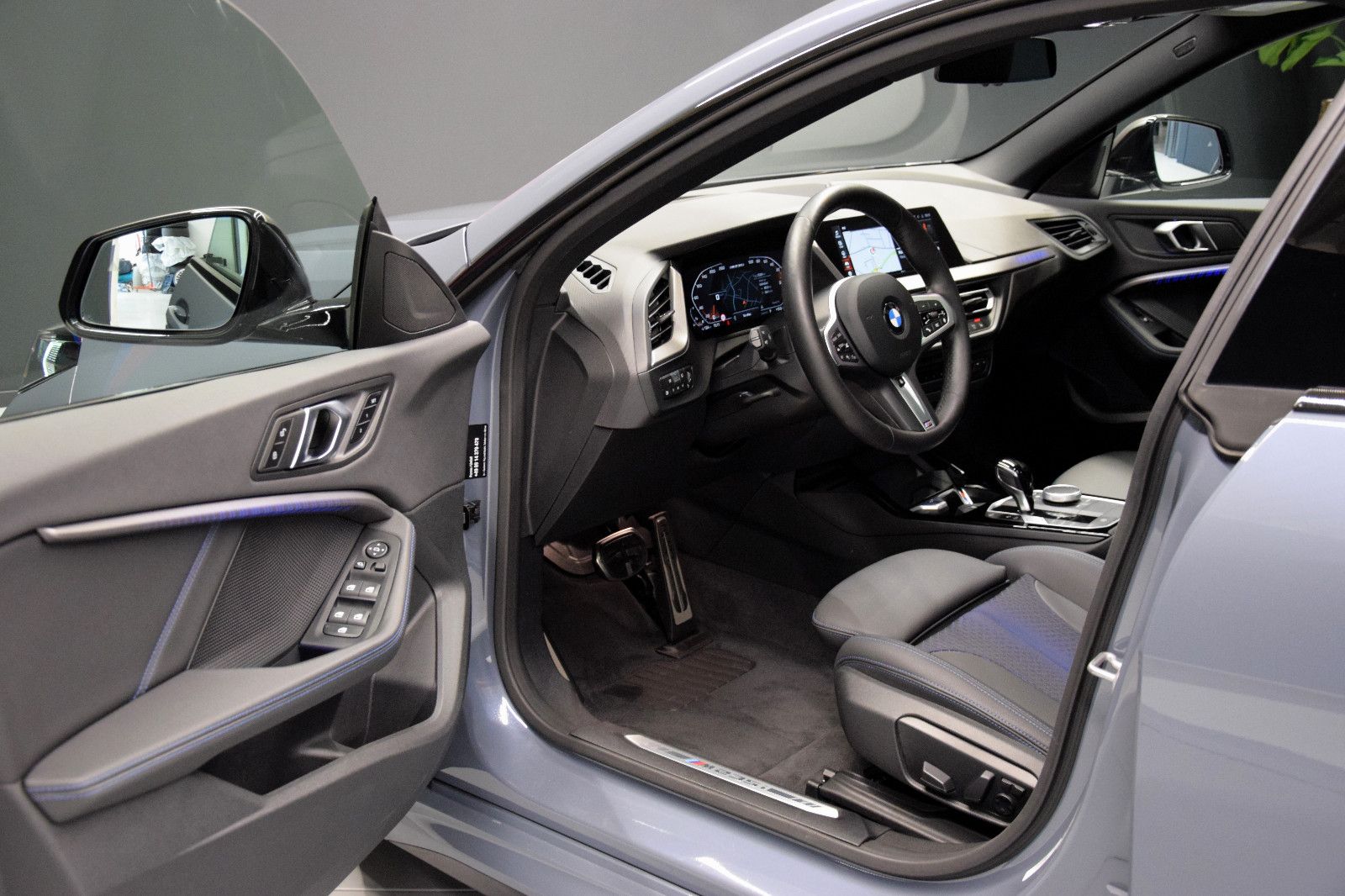 Fahrzeugabbildung BMW M235 i xDrive Gran Coupe Pano LED Memory ACC