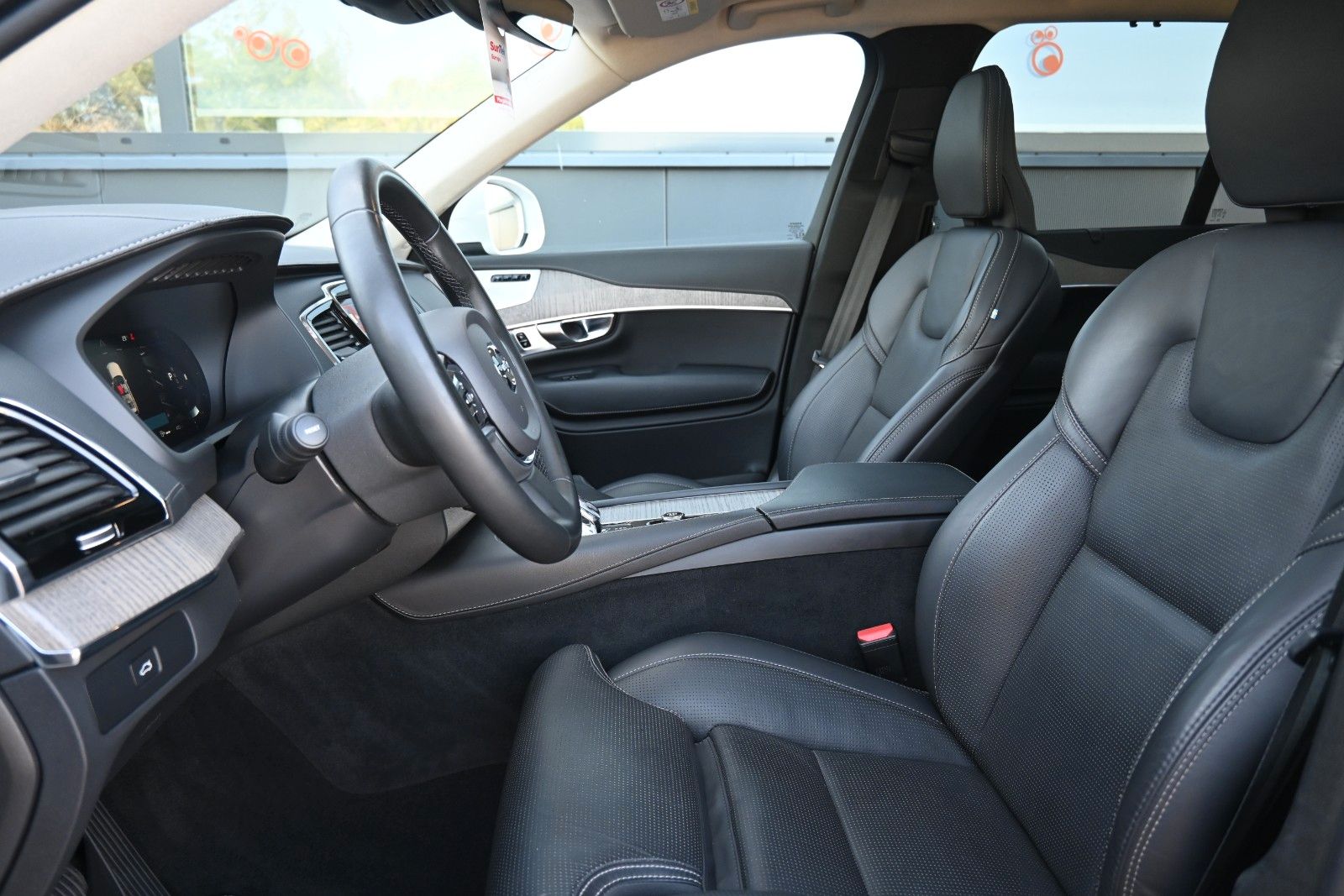 Fahrzeugabbildung Volvo XC90 B5 AWD Ultimate Bright*LED*PANO*LUFT*STHZ