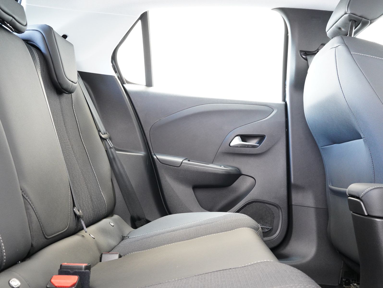 Fahrzeugabbildung Opel Corsa F e Elegance 11KW/LED/DAB/CARPLAY/SOH