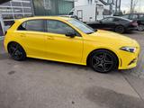 Mercedes-Benz A 180  AMG-Paket - Mercedes-Benz mit Benzin-Antrieb: Limousine, 180 AMG Paket