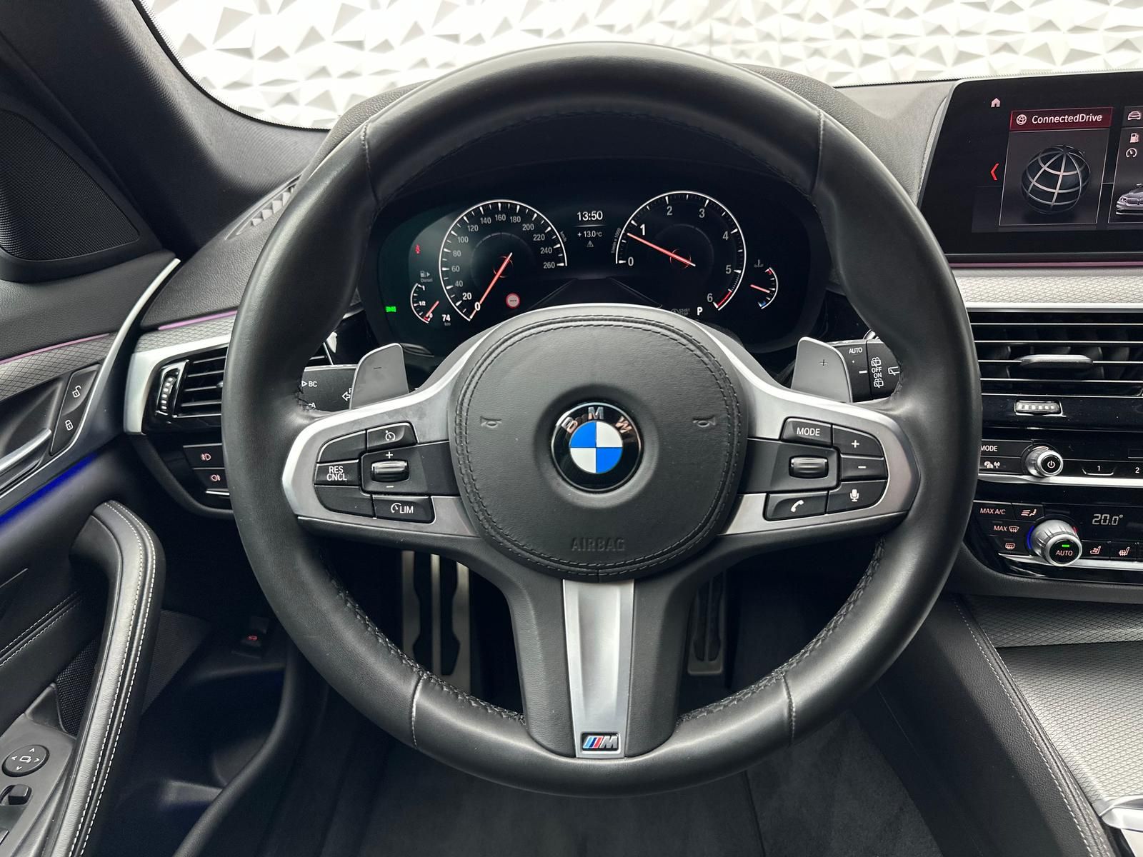 Fahrzeugabbildung BMW 530D M-PAKET/KEY/AKTIVLENK/PANO/LIVE/MASSAGE/AHK