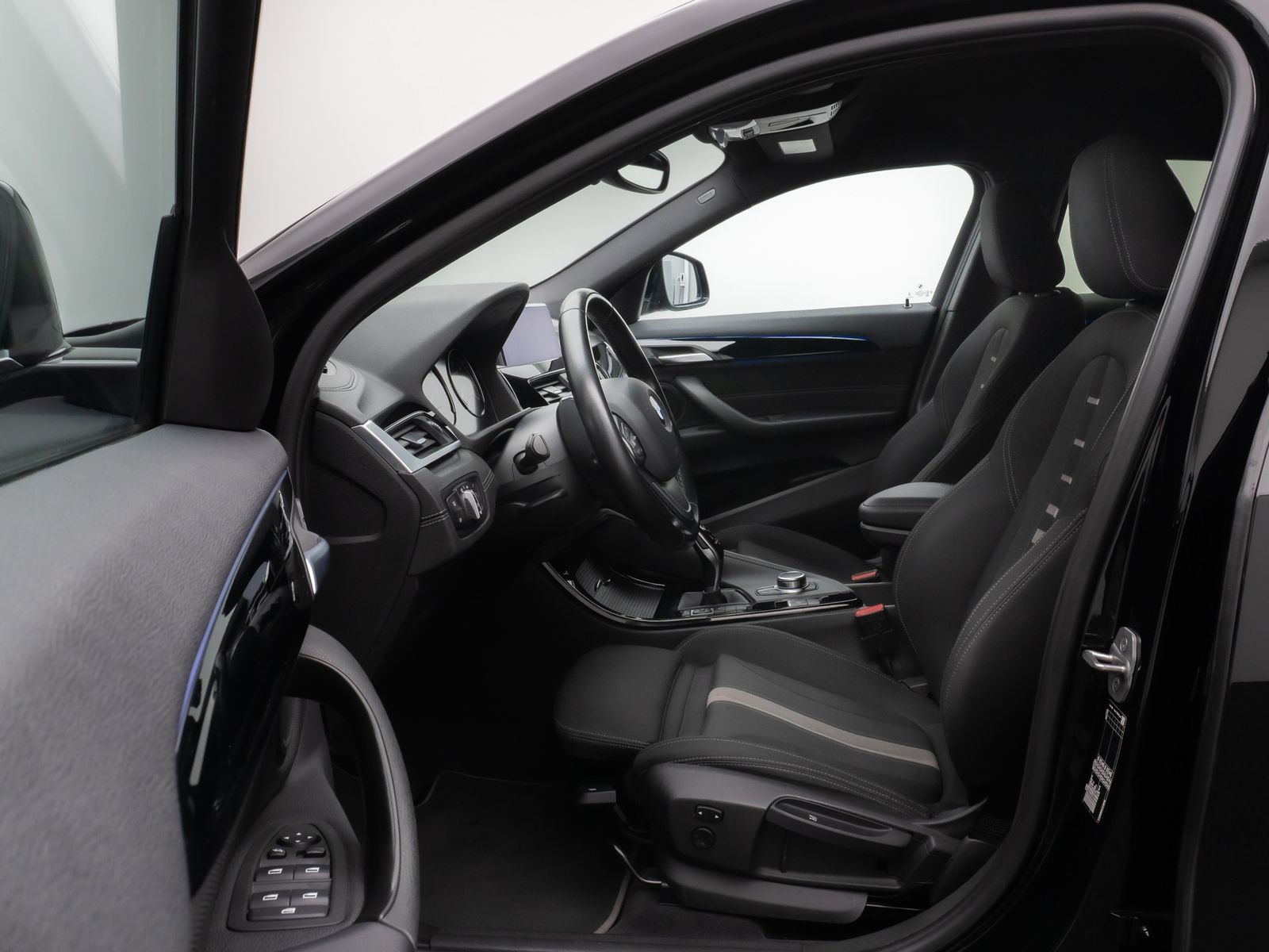 Fahrzeugabbildung BMW X2 sD18d Kamera DAB LED Geschwindigkeitsr Sport