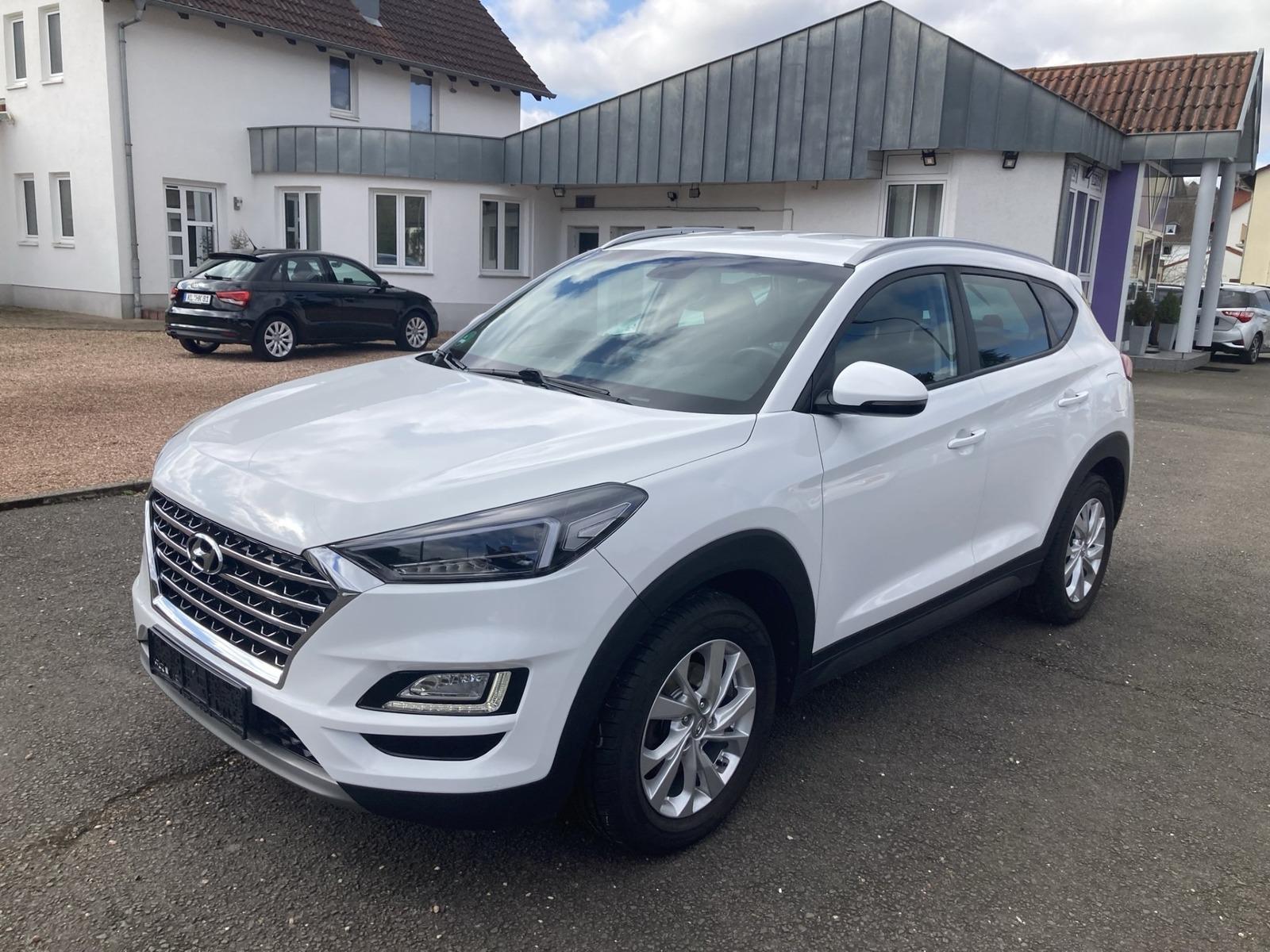 Hyundai Tucson Passion + 2WD Aut. Navi Kamera SHZ