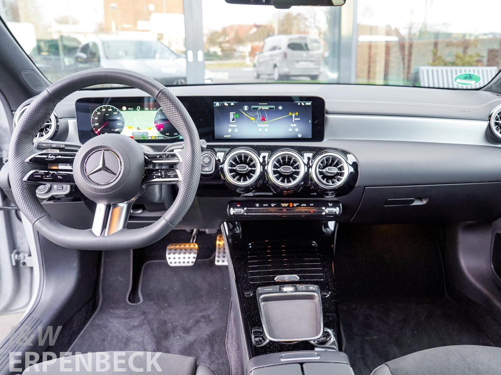 Fahrzeugabbildung Mercedes-Benz CLA 200 Shooting Brake/AMG/AHK/Night/360Grad