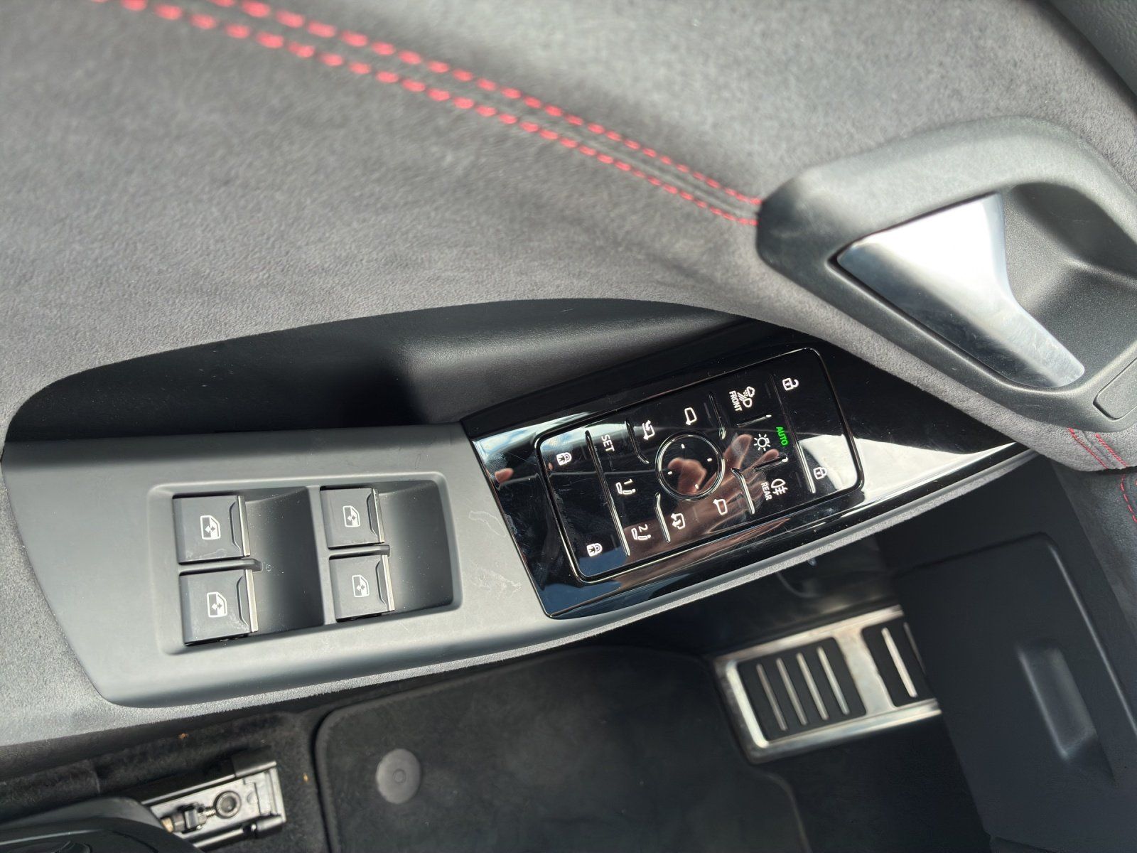 Fahrzeugabbildung Audi Q6 e-tron performance TechPro 360,AHK,HUD,Kamera