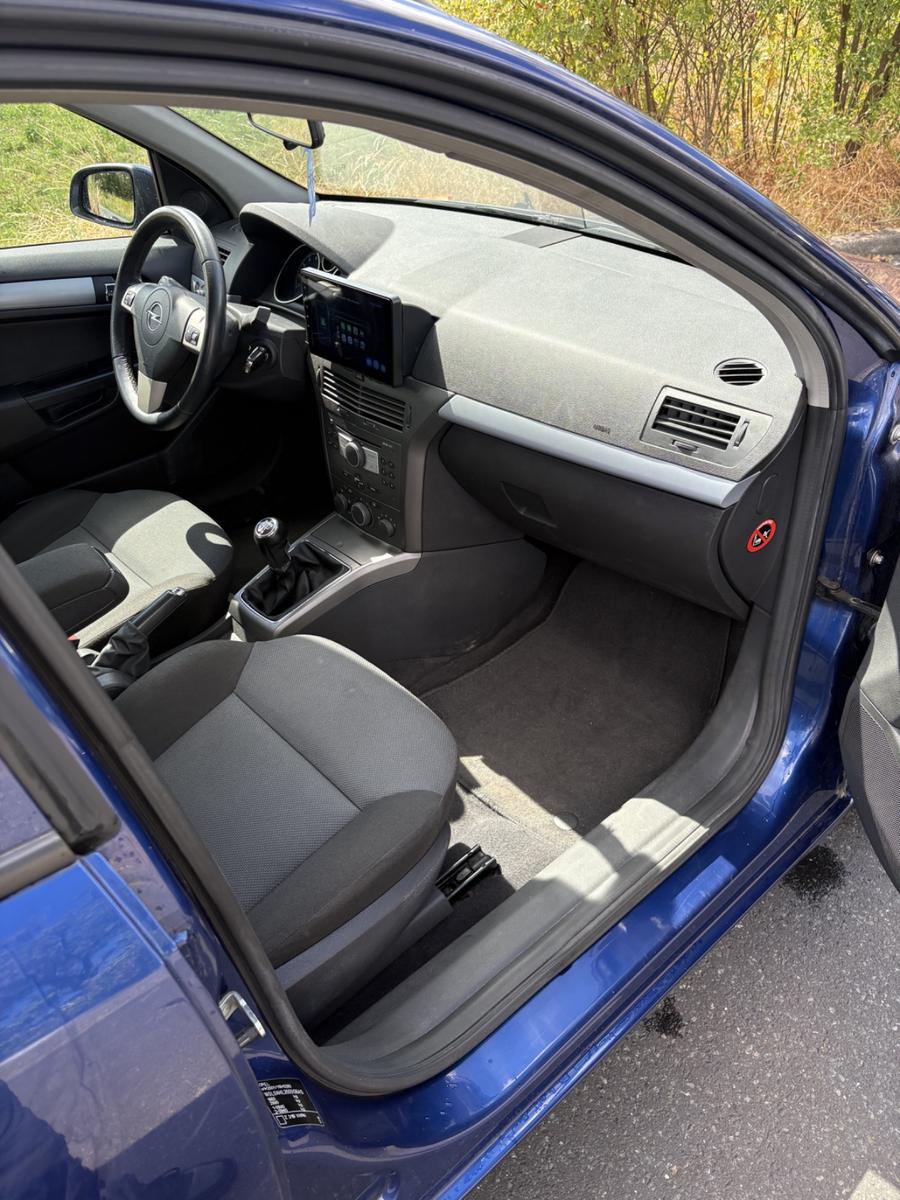 Opel Astra 2005 — photo 10